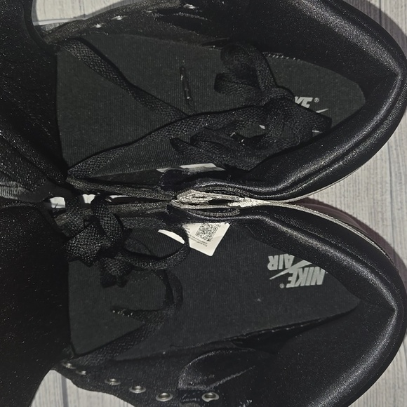 Air Jordan 1 Retro Hi OG Sneakers Black/Gray/White Size 12 Women / 10.5 Men NWT - Picture 6 of 12